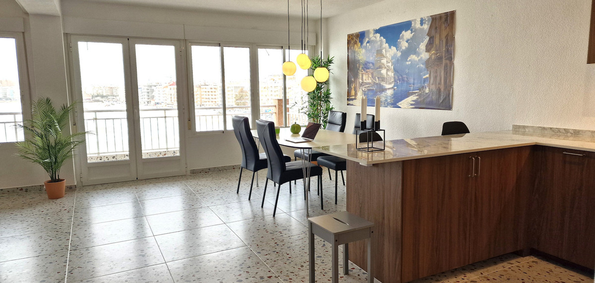 Se vende Apartamento Planta Media de 2 dormitorios en Costa Blanca, Alicante, España