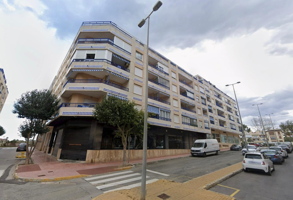 2 Bed Apartment for sale in Guardamar Del Segura Costa Blanca, Alicante, Spain