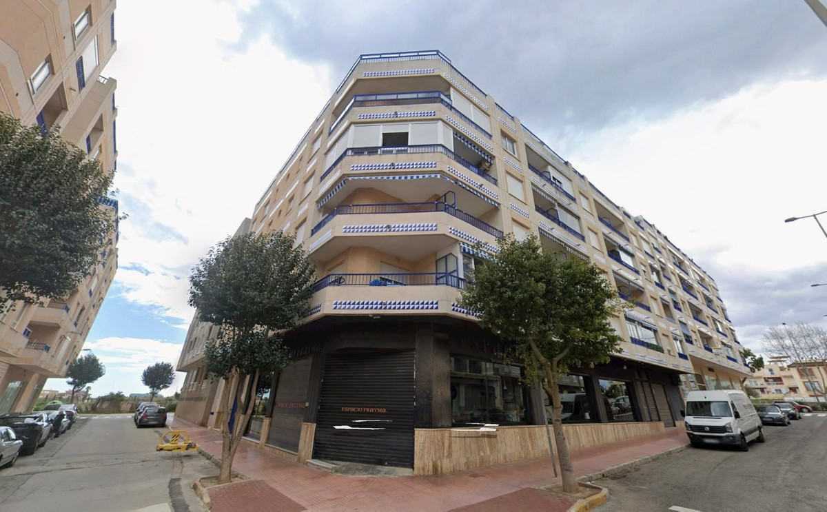 Se vende Apartamento Planta Media de 2 dormitorios en Costa Blanca, Alicante, España