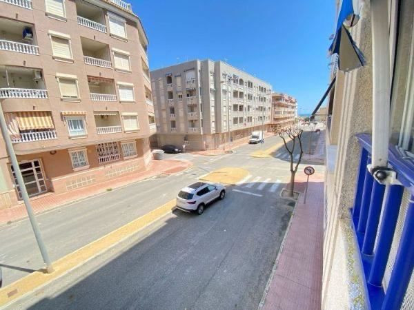 Se vende Apartamento Planta Media de 2 dormitorios en Costa Blanca, Alicante, España
