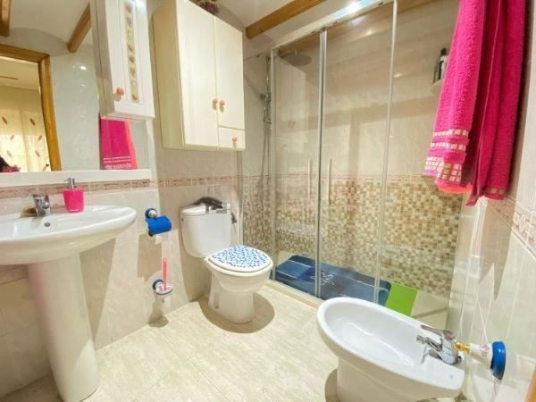 Se vende Apartamento Planta Media de 2 dormitorios en Costa Blanca, Alicante, España