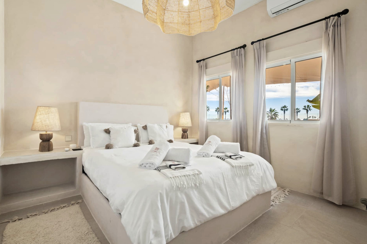 Se vende Hotel de 12 dormitorios en Costa Del Sol, Cadiz, España