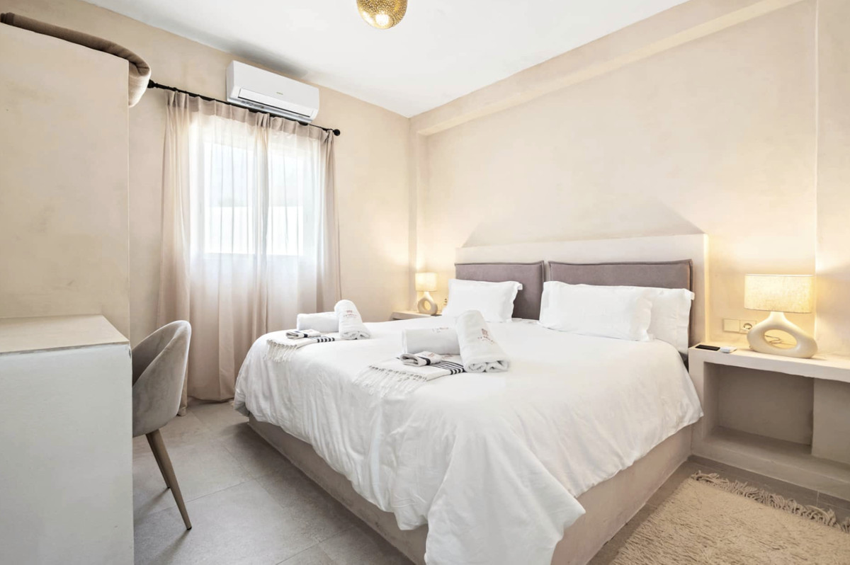 Se vende Hotel de 12 dormitorios en Costa Del Sol, Cadiz, España