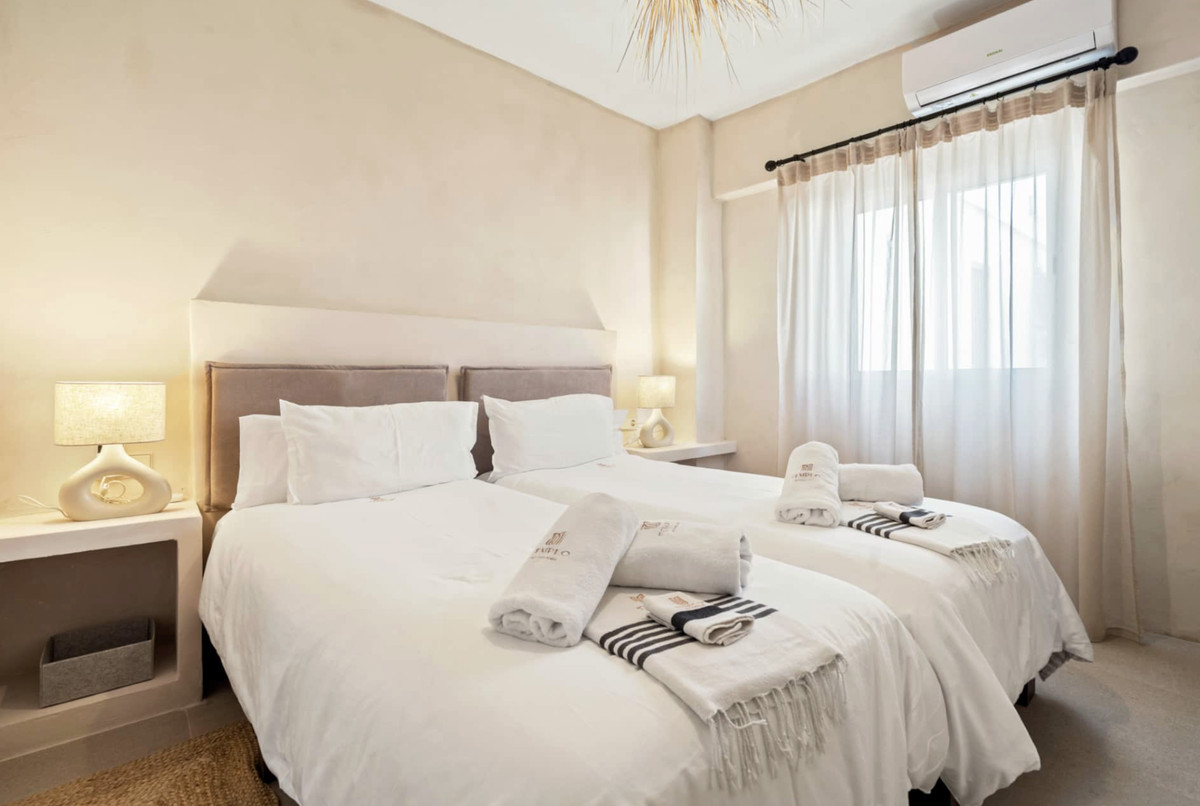 Se vende Hotel de 12 dormitorios en Costa Del Sol, Cadiz, España
