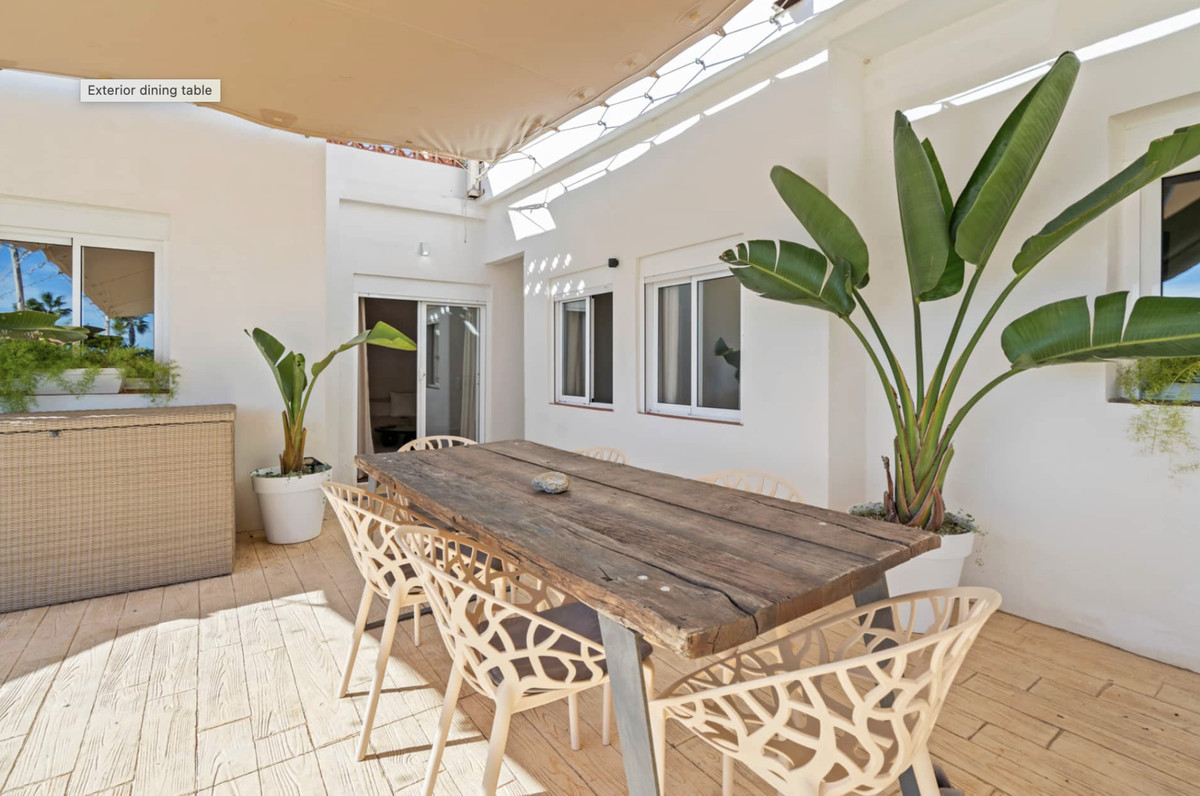 Se vende Hotel de 12 dormitorios en Costa Del Sol, Cadiz, España