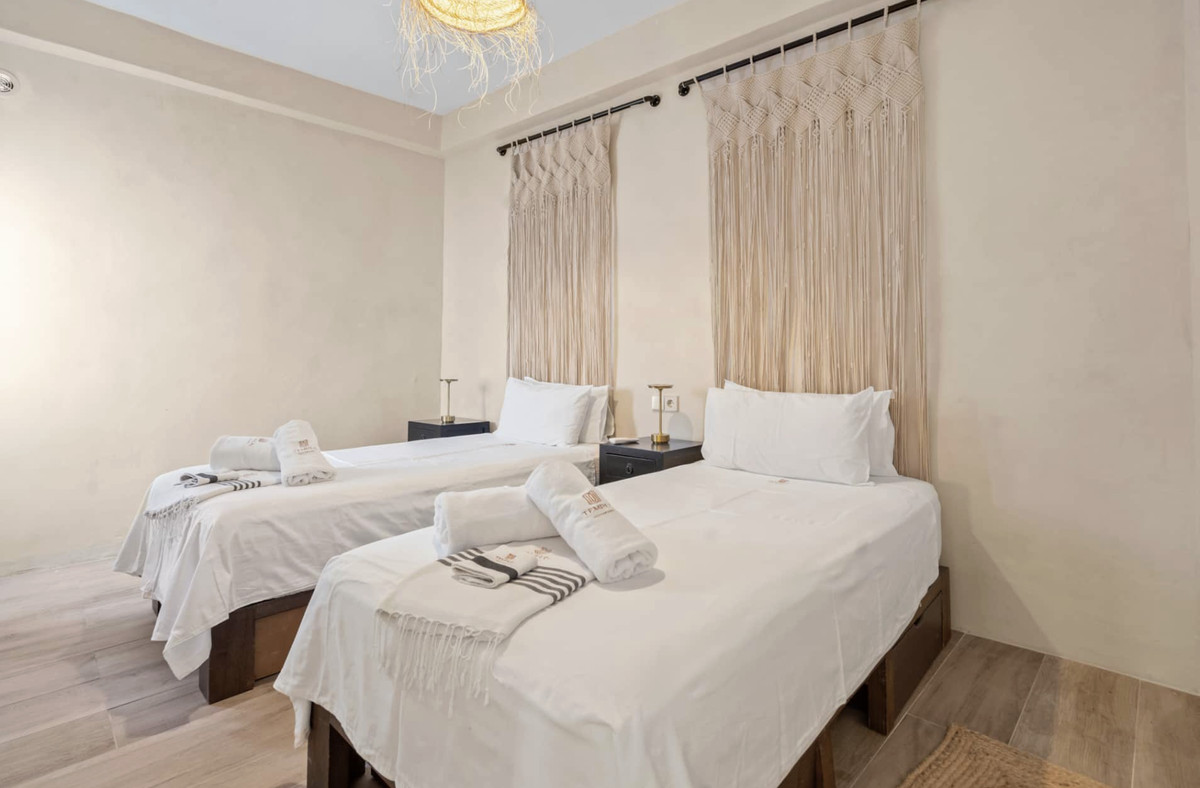 Se vende Hotel de 12 dormitorios en Costa Del Sol, Cadiz, España