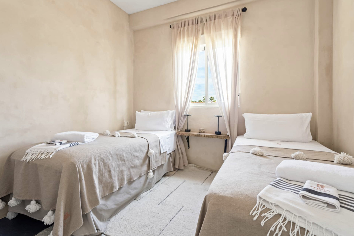Se vende Hotel de 12 dormitorios en Costa Del Sol, Cadiz, España