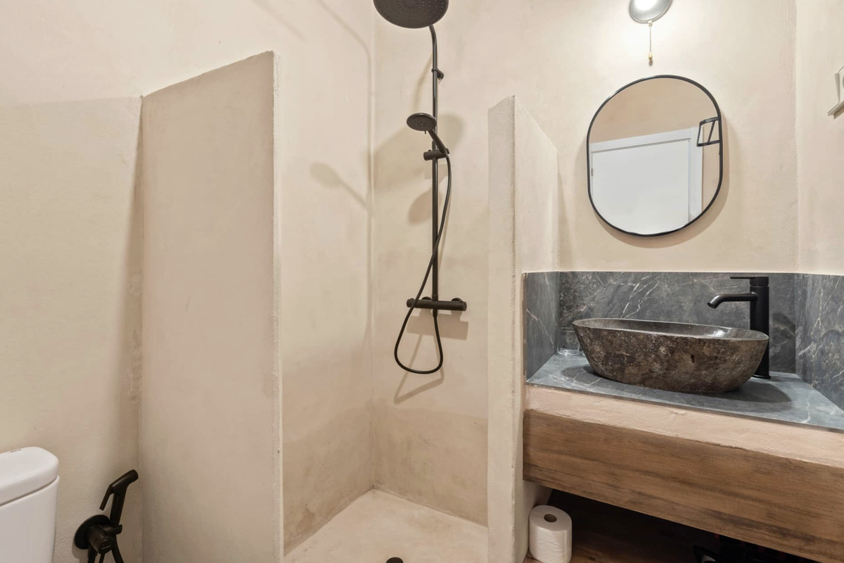 Se vende Hotel de 12 dormitorios en Costa Del Sol, Cadiz, España