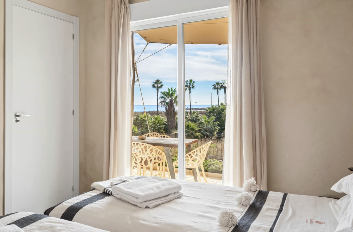 Se vende Hotel de 12 dormitorios en Costa Del Sol, Cadiz, España
