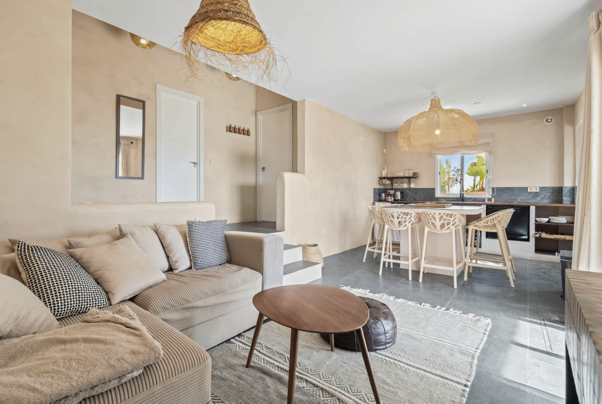 Se vende Hotel de 12 dormitorios en Costa Del Sol, Cadiz, España