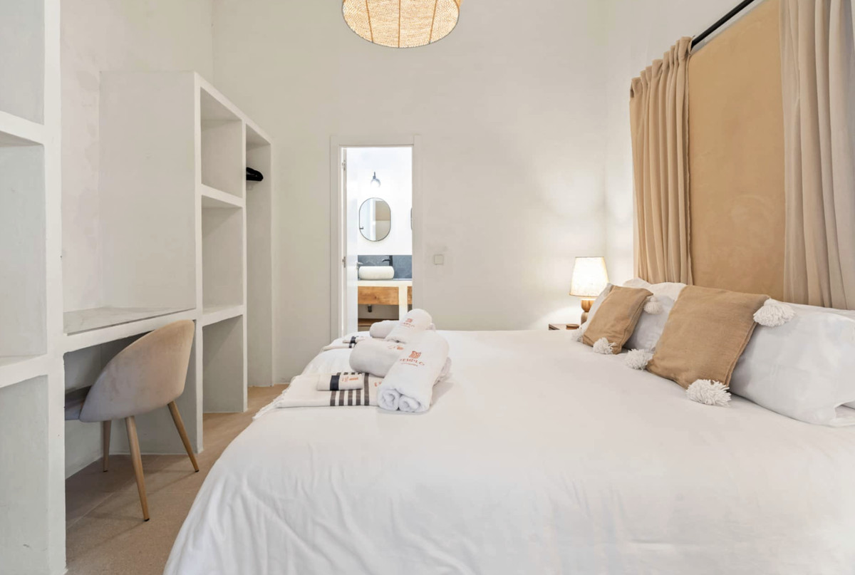 Se vende Hotel de 12 dormitorios en Costa Del Sol, Cadiz, España