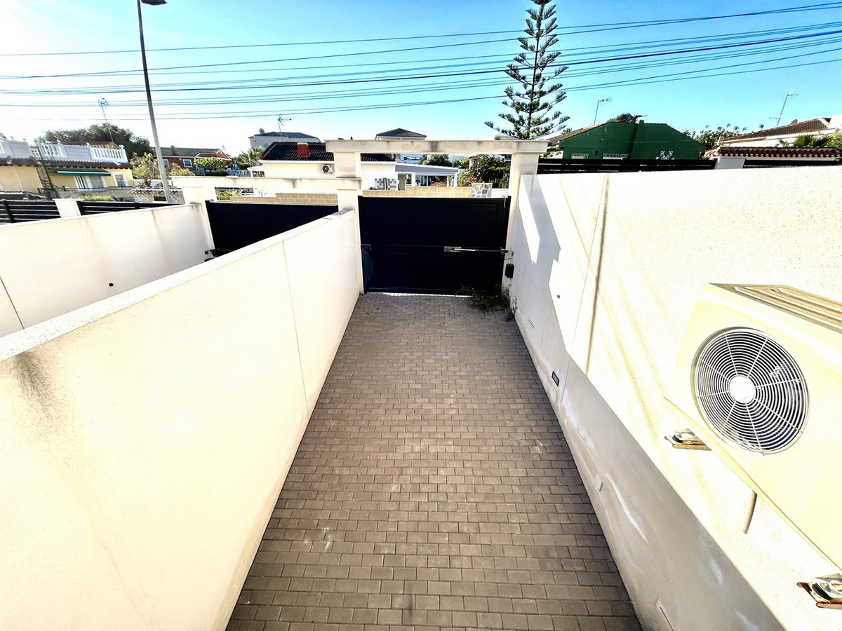 5 Bed Townhouse for sale in Los Balcones Costa Blanca, Alicante, Spain