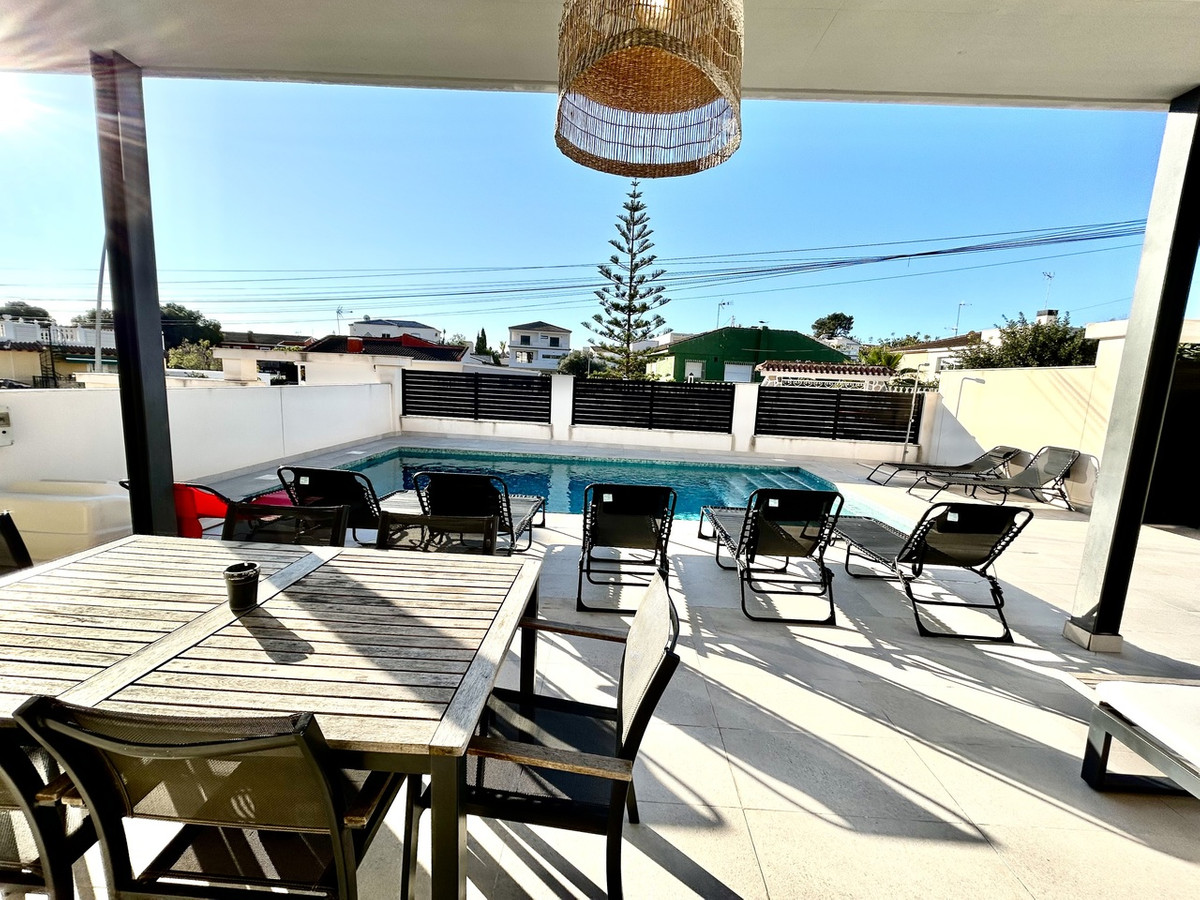 5 Bed Townhouse for sale in Los Balcones Costa Blanca, Alicante, Spain