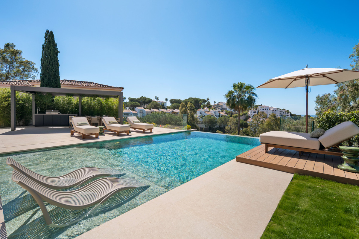 Se vende Villa - Chalet de 6 dormitorios en Costa Del Sol, Málaga, España