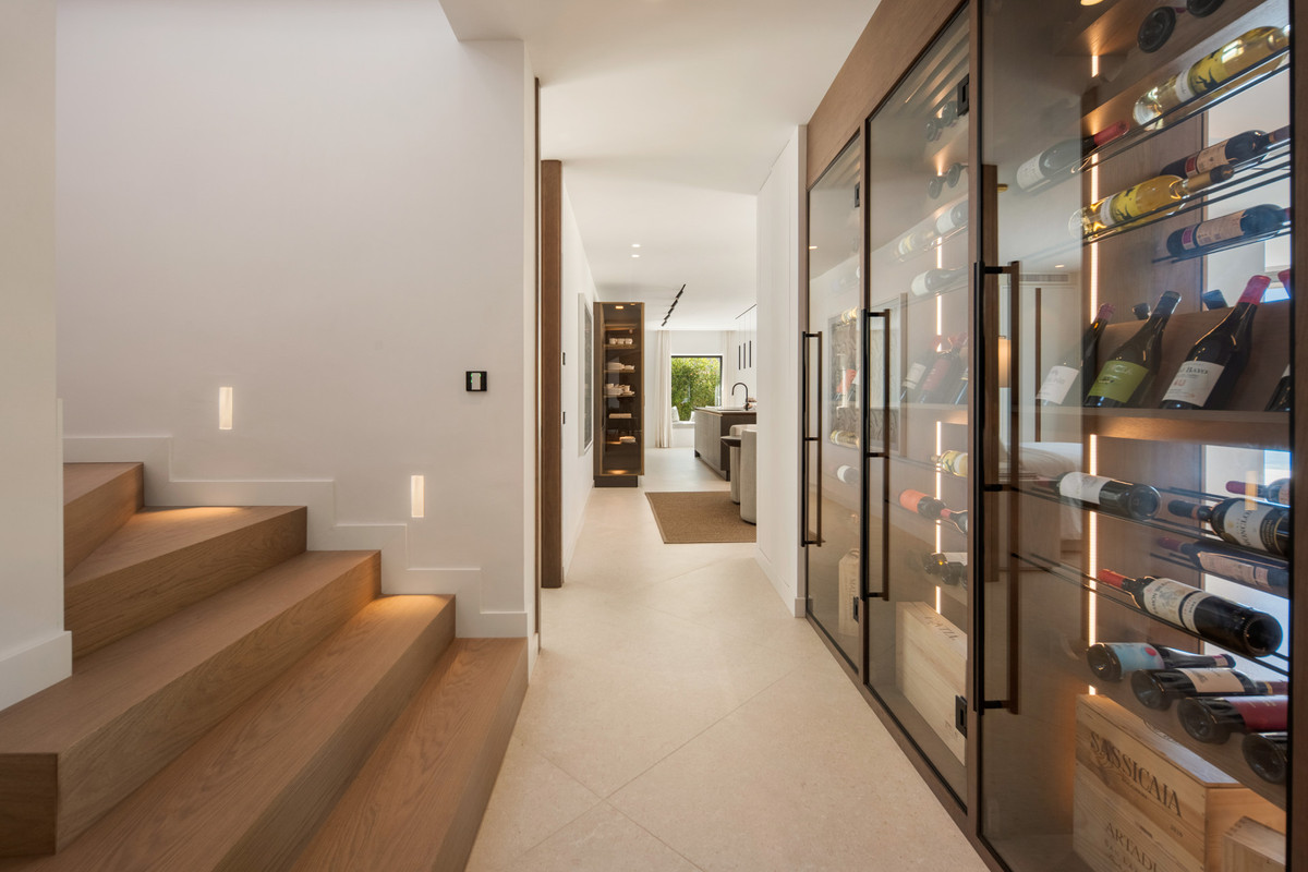 Se vende Villa - Chalet de 6 dormitorios en Costa Del Sol, Málaga, España