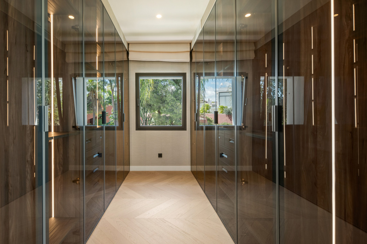 Se vende Villa - Chalet de 6 dormitorios en Costa Del Sol, Málaga, España