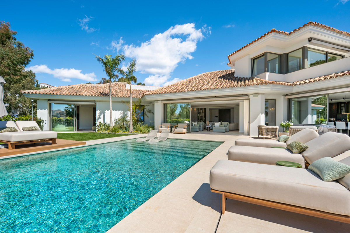 Se vende Villa - Chalet de 6 dormitorios en Costa Del Sol, Málaga, España