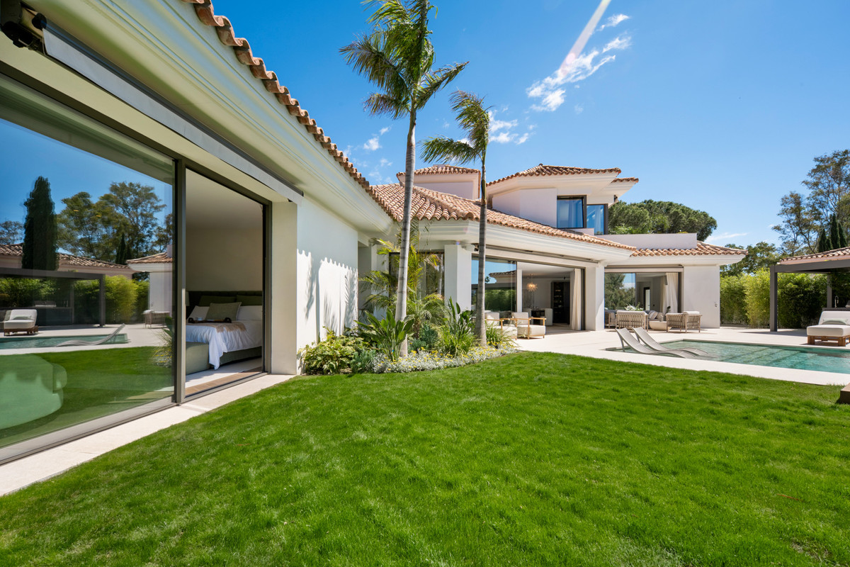 Se vende Villa - Chalet de 6 dormitorios en Costa Del Sol, Málaga, España