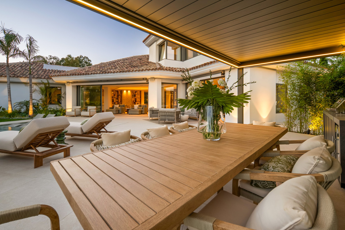 Se vende Villa - Chalet de 6 dormitorios en Costa Del Sol, Málaga, España