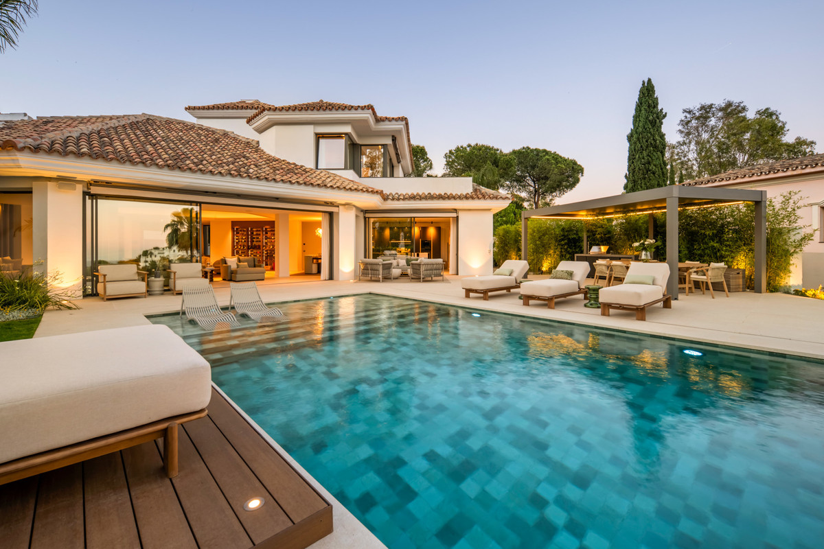 Se vende Villa - Chalet de 6 dormitorios en Costa Del Sol, Málaga, España