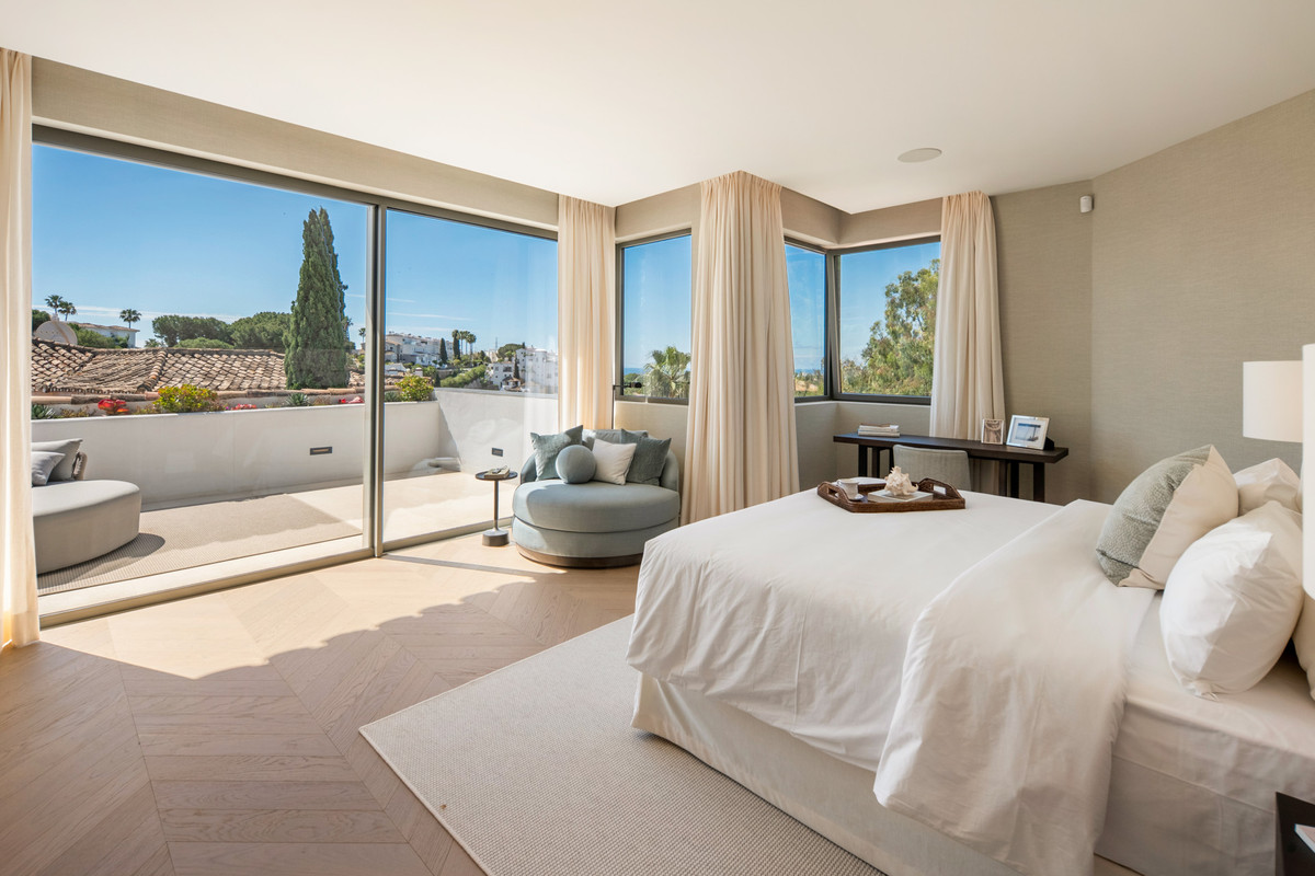 Se vende Villa - Chalet de 6 dormitorios en Costa Del Sol, Málaga, España