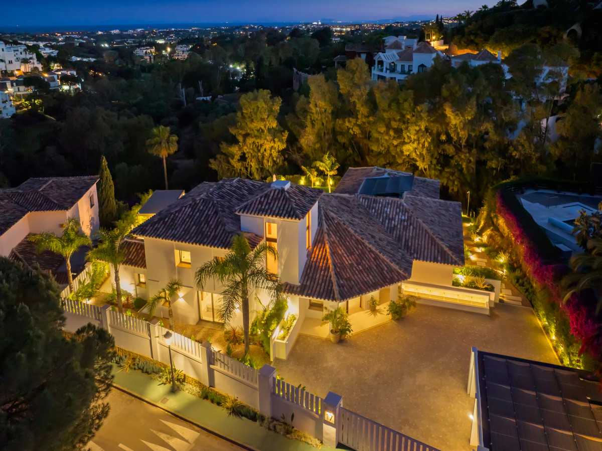 Se vende Villa - Chalet de 6 dormitorios en Costa Del Sol, Málaga, España