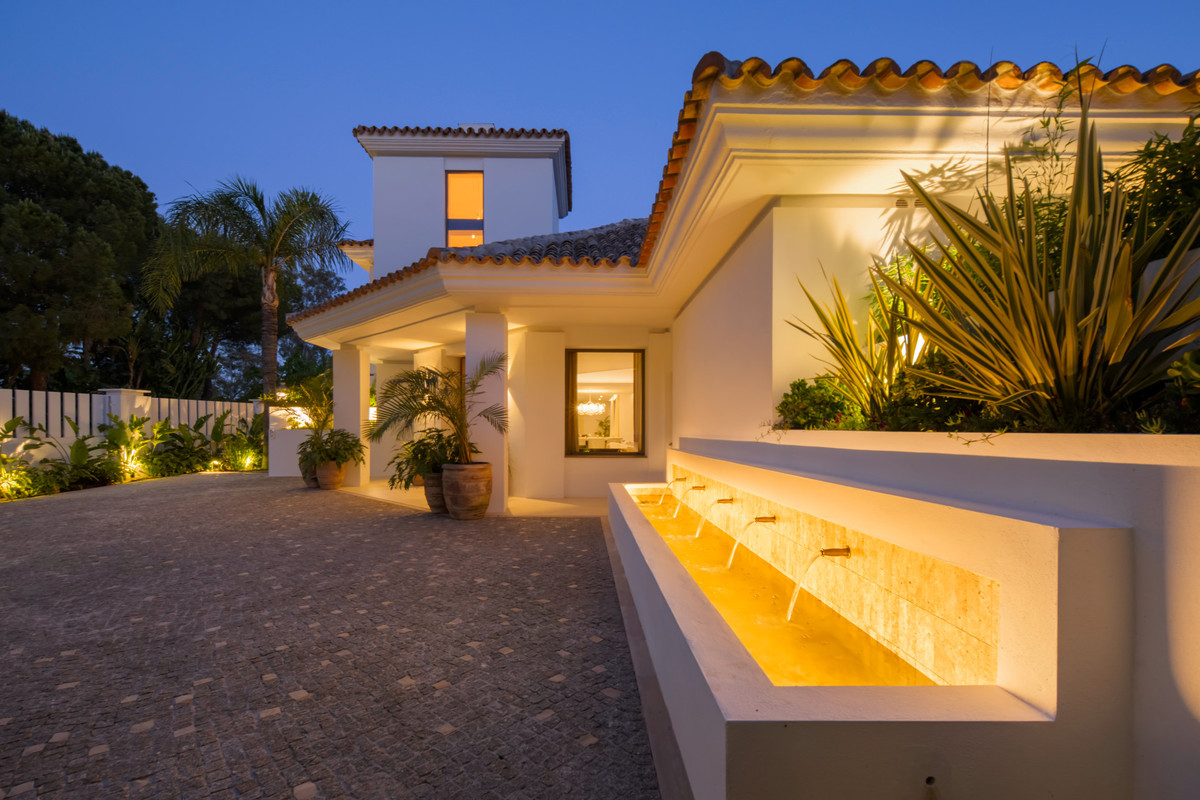 Se vende Villa - Chalet de 6 dormitorios en Costa Del Sol, Málaga, España