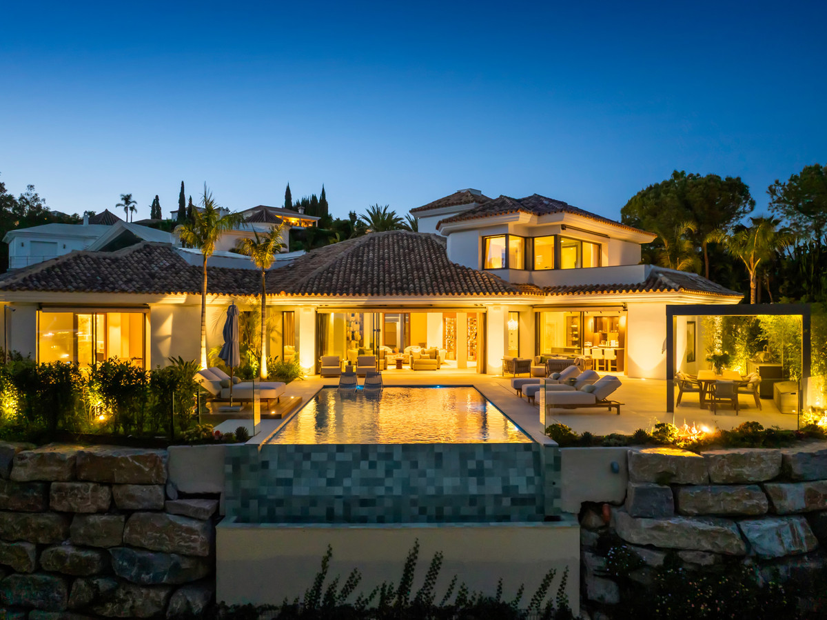Se vende Villa - Chalet de 6 dormitorios en Costa Del Sol, Málaga, España