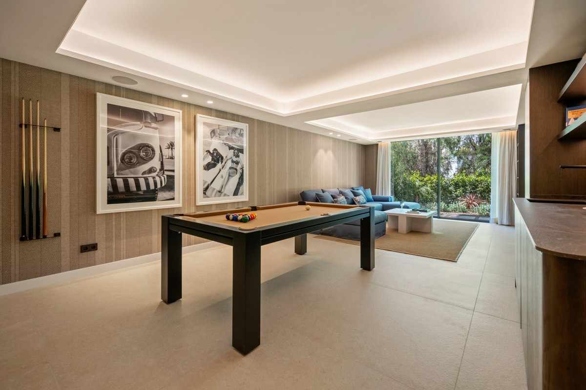 Se vende Villa - Chalet de 6 dormitorios en Costa Del Sol, Málaga, España