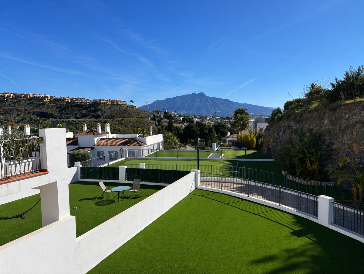 2 Bed Apartment for sale in Benahavís Costa Del Sol, Málaga, Spain