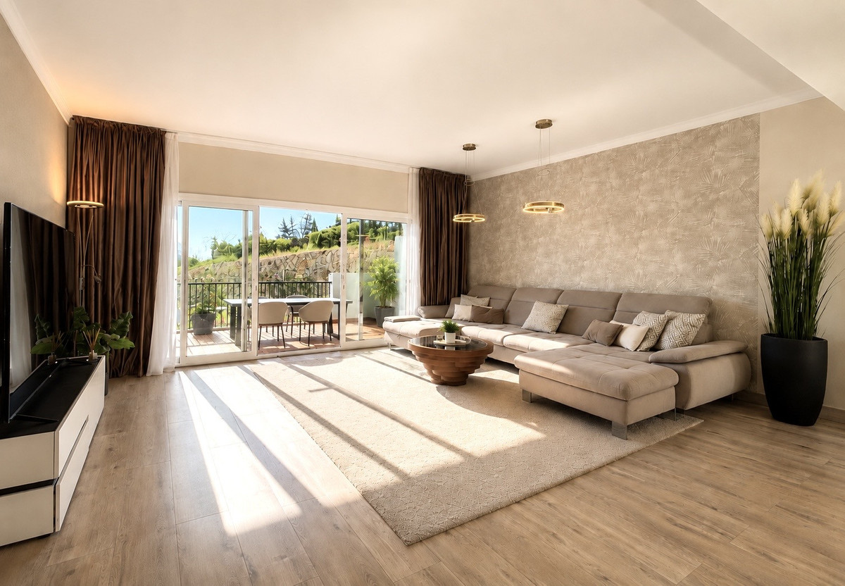 2 Bed Apartment for sale in Benahavís Costa Del Sol, Málaga, Spain