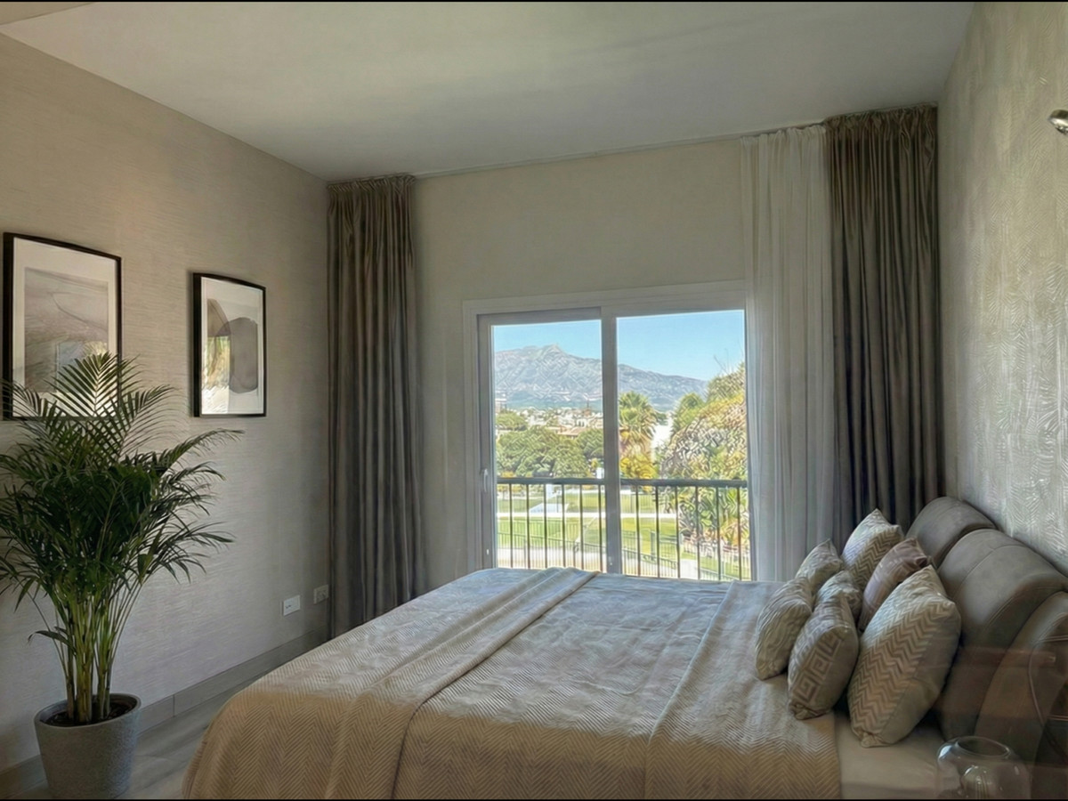 2 Bed Apartment for sale in Benahavís Costa Del Sol, Málaga, Spain