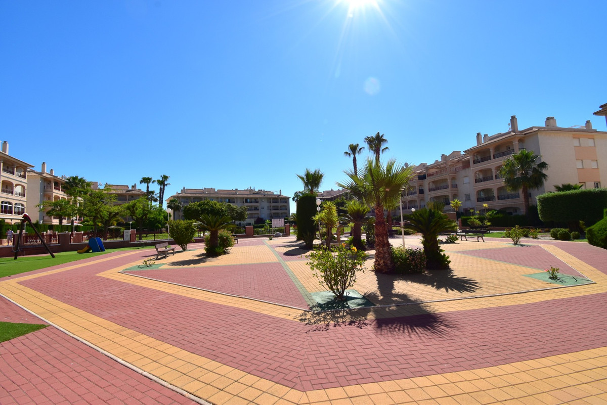 3 Bed Apartment for sale in Playa Flamenca Costa Blanca, Alicante, Spain