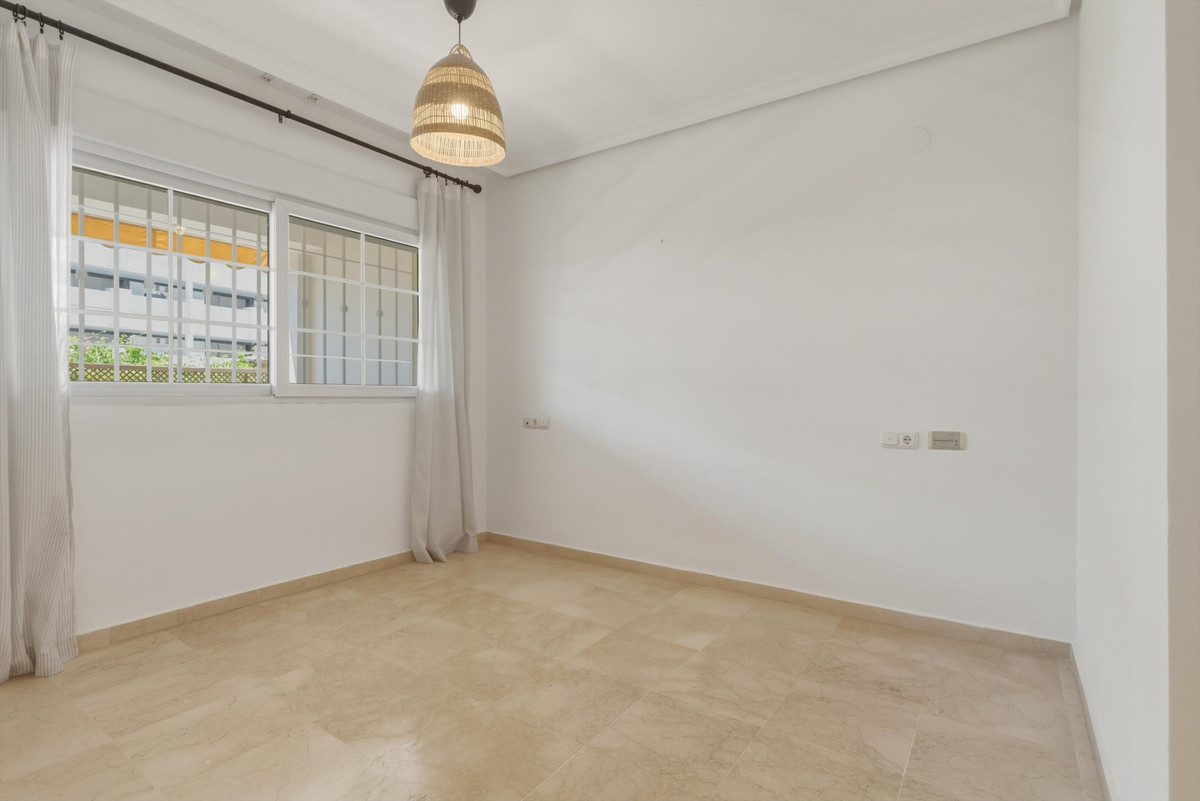 2 Bed Apartment for sale in The Golden Mile Costa Del Sol, Málaga, Spain