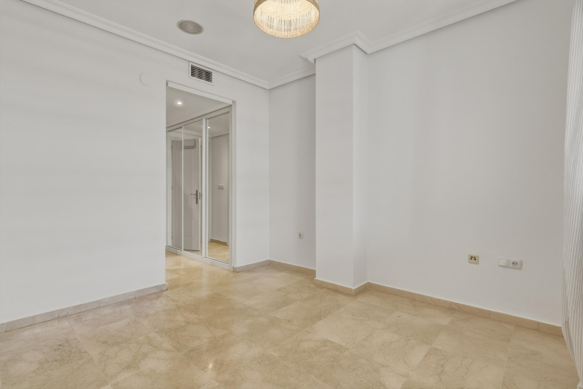 2 Bed Apartment for sale in The Golden Mile Costa Del Sol, Málaga, Spain