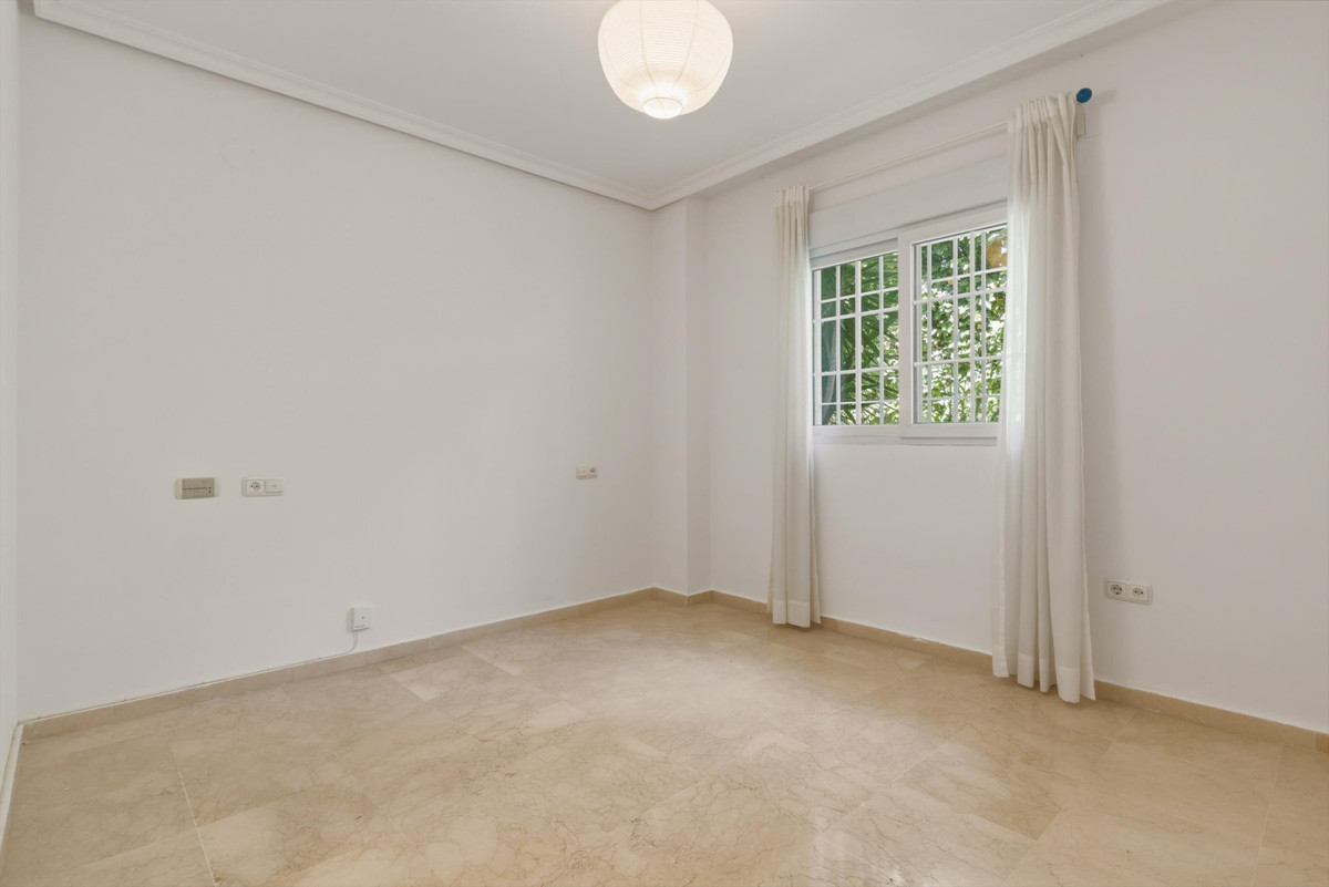 2 Bed Apartment for sale in The Golden Mile Costa Del Sol, Málaga, Spain