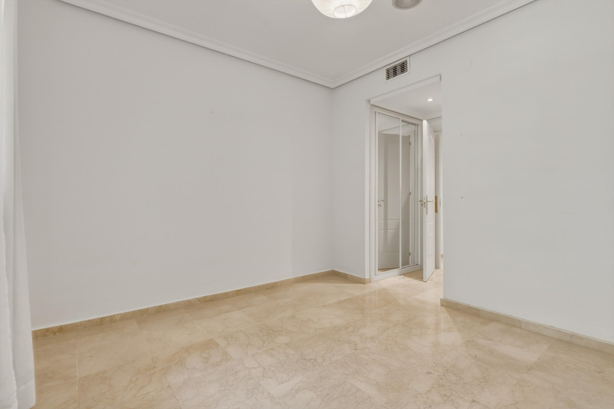 2 Bed Apartment for sale in The Golden Mile Costa Del Sol, Málaga, Spain