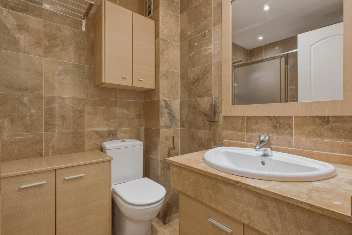 2 Bed Apartment for sale in The Golden Mile Costa Del Sol, Málaga, Spain