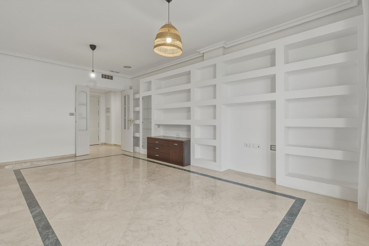 2 Bed Apartment for sale in The Golden Mile Costa Del Sol, Málaga, Spain