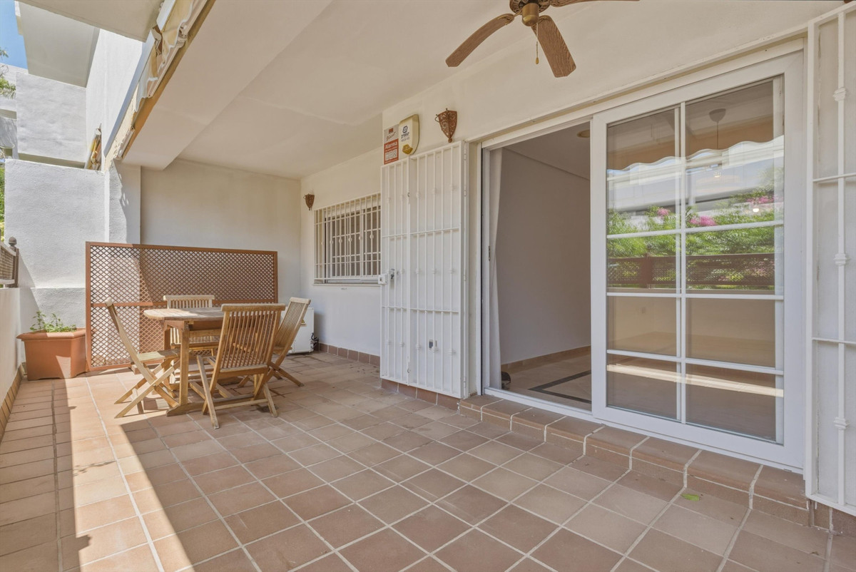 2 Bed Apartment for sale in The Golden Mile Costa Del Sol, Málaga, Spain