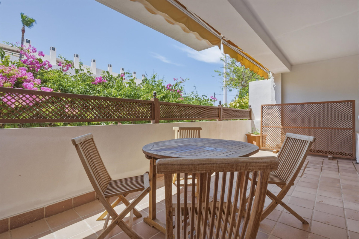 2 Bed Apartment for sale in The Golden Mile Costa Del Sol, Málaga, Spain