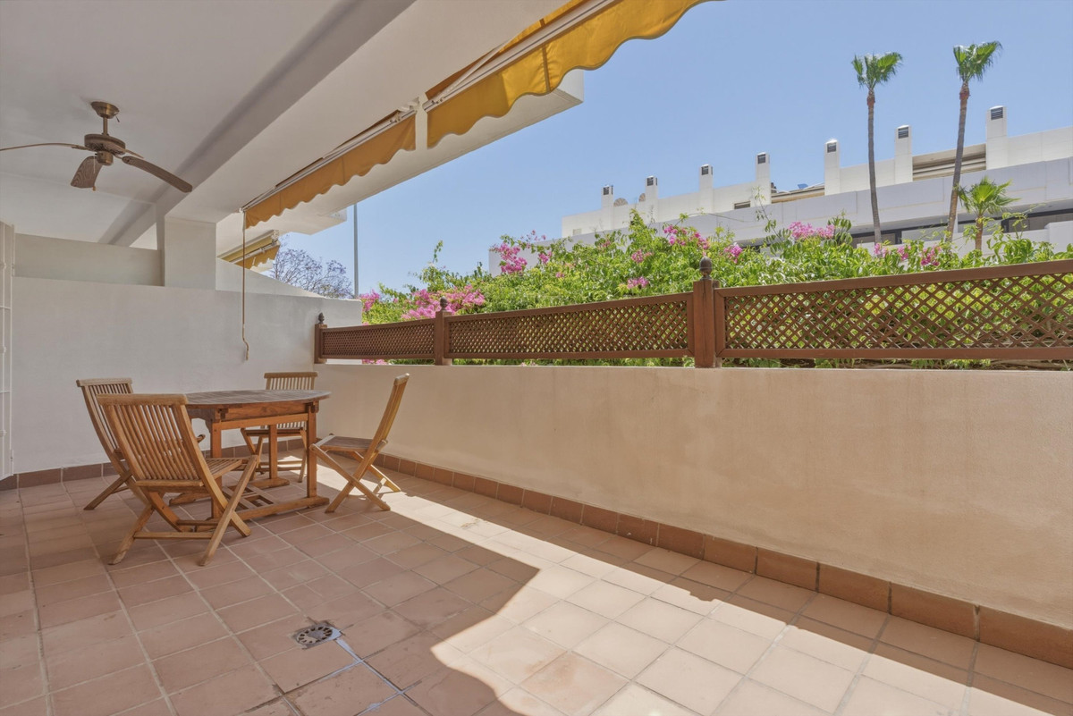 2 Bed Apartment for sale in The Golden Mile Costa Del Sol, Málaga, Spain