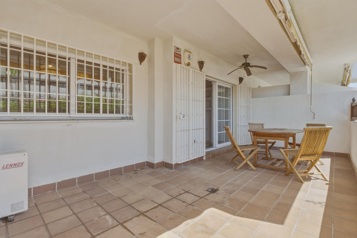 2 Bed Apartment for sale in The Golden Mile Costa Del Sol, Málaga, Spain