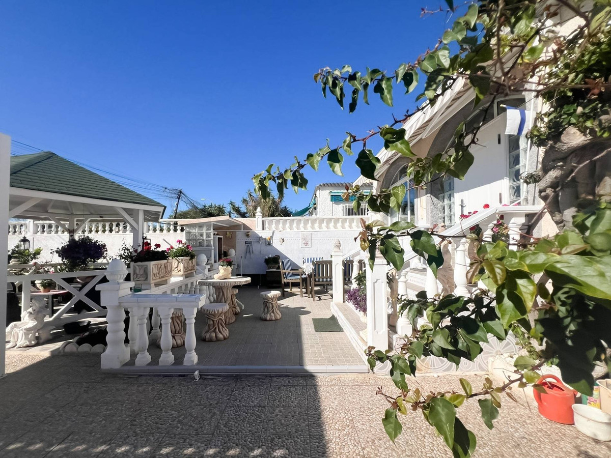 3 Bed Townhouse for sale in La Siesta Costa Blanca, Alicante, Spain