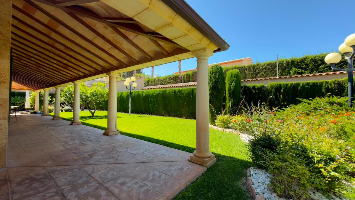 8 Bed Townhouse for sale in Calpe Costa Blanca, Alicante, Spain