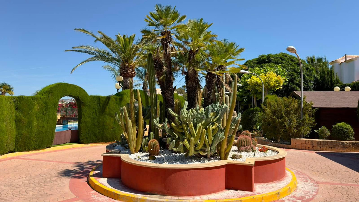 8 Bed Townhouse for sale in Calpe Costa Blanca, Alicante, Spain