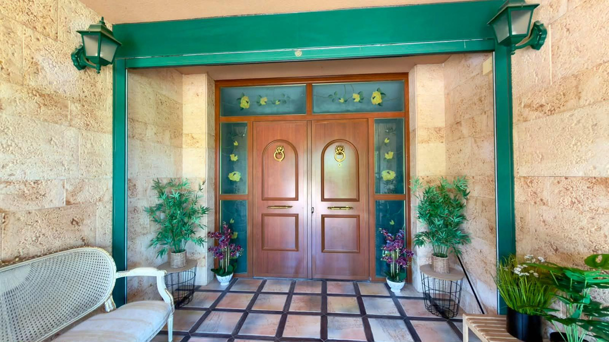 8 Bed Townhouse for sale in Calpe Costa Blanca, Alicante, Spain