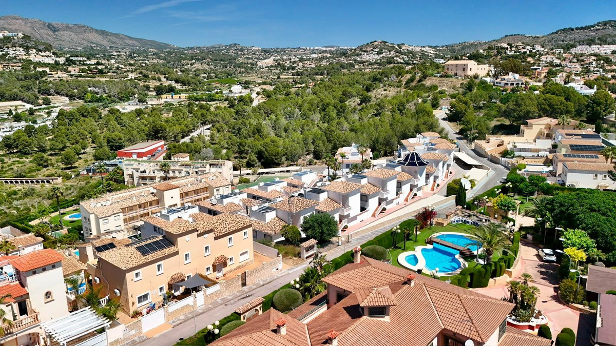 8 Bed Townhouse for sale in Calpe Costa Blanca, Alicante, Spain