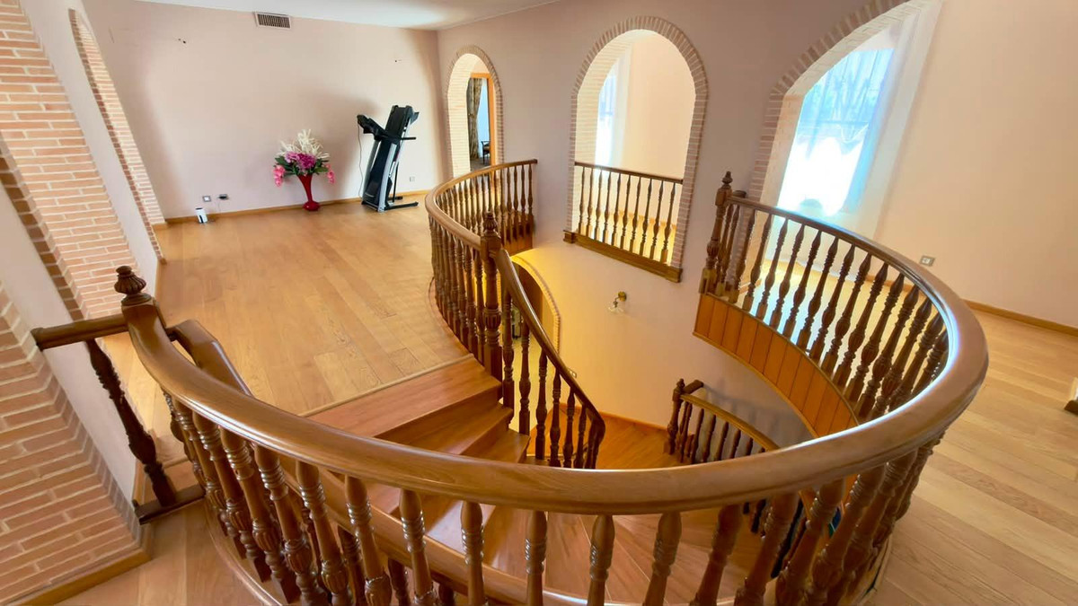 8 Bed Townhouse for sale in Calpe Costa Blanca, Alicante, Spain