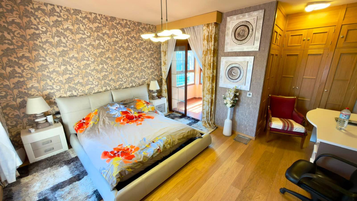 8 Bed Townhouse for sale in Calpe Costa Blanca, Alicante, Spain